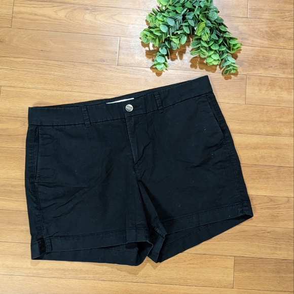 Old Navy Pants - Old Navy Everyday shorts 14